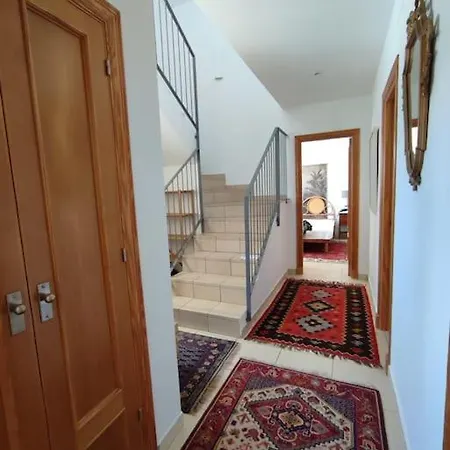 Redonda Villa